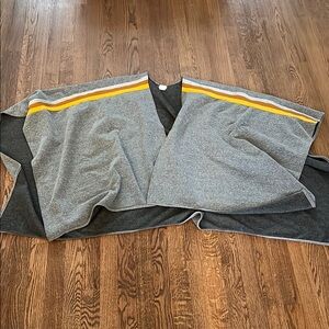 Gently Used DONNI CHARM Gray Poncho